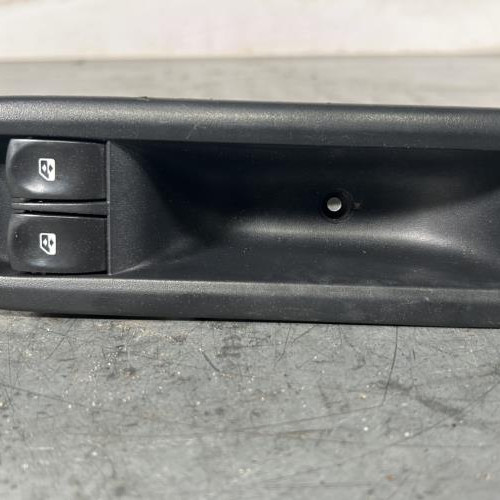 Interrupteur de leve vitre avant gauche