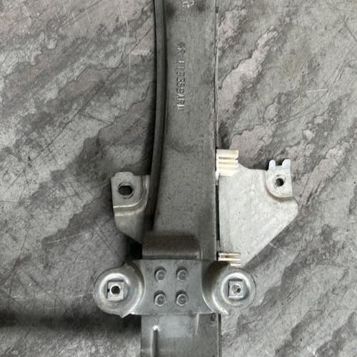 122538626-f786bc69-0f29-41df-97a4-5f64b6fa21ac-Piece-Leve-vitre-electrique-avant-droit-8200384741-RENAULT-TWINGO-2-PHASE-1-a96a49bb72deb8d51ae0a2e91e2411366db33ce051feb8df10ebeda77da6ed9f_m.jpg