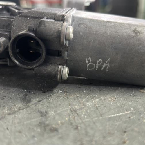 122538627-5a5058bf-7a99-4886-a291-95d1b8b59faa-Piece-Leve-vitre-electrique-avant-gauche-8200384743-RENAULT-TWINGO-2-PHASE-1-8d51c37976145aebaff42621154a842f9ab302250ede75a8d92d15db1145e778_m.jpg