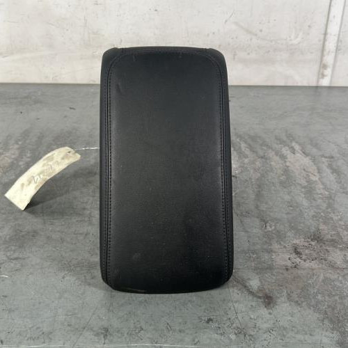 122687052-5a2f8d03-beb6-4bfe-a807-b52d3a835373-Piece-Accoudoir-8V0864283-AUDI-A3-3-SPORTBACK-PHASE-1-901f278f39daf9a689eb42fe82c716d8b234bfc5eac410eddb9e98b004c0eb36_m.jpg