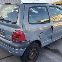 Vehicule-RENAULT-TWINGO%25201%2520PHASE%25203-2004-c2a837739eb226ab83d96201c72053cf4336f57d93f02daffe9fc8b8b37aa474_m.jpg