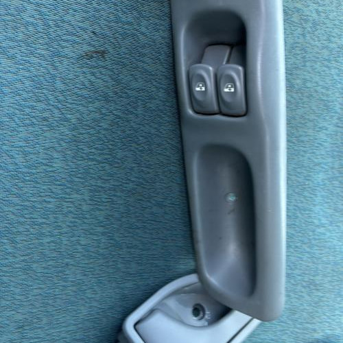 Vehicule-RENAULT-TWINGO%25201%2520PHASE%25203-2004-cd05e6b718ff5b6cc8706c9a3cee281443a39c704de975c76572db52d39c5bff_m.jpg
