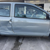 Vehicule-RENAULT-TWINGO%25201%2520PHASE%25203-2004-a2614ee37fd89307b86c88fa4cf017f7c970ad90387f4a5568e80e797c3a374c_m.jpg