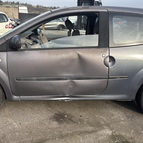 Vehicule-RENAULT-TWINGO%25202%2520PHASE%25201-2009-64d838824e8ee492562ffb52099cb5f182556ef6d6b987bb7ed8bfd43ae5fa1d_m.jpg