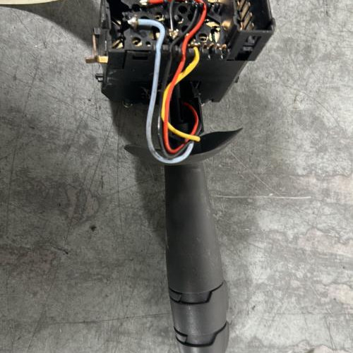123173416-adf55775-8304-4082-b939-56cc4fd52b1f-Piece-Commodo-phare-7701072111-RENAULT-TWINGO-2-PHASE-1-1620b2b6d97de11d35f882a8c3e5ea8ad901c167227f01a9c2082353f29c90d2_m.jpg