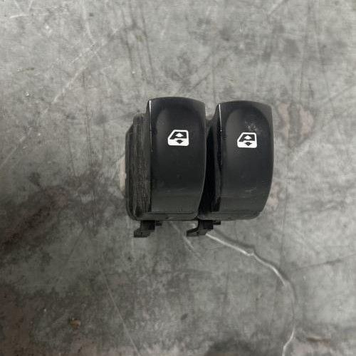 Interrupteur de leve vitre avant gauche