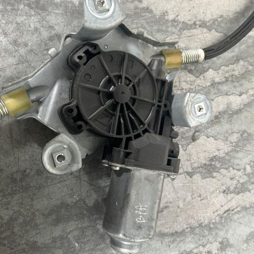 123173424-fca565ae-250c-41f2-8f0a-1baf8ea8c8e0-Piece-Leve-vitre-electrique-avant-droit-8200384741-RENAULT-TWINGO-2-PHASE-1-ab719c2345c2392f1a92a3eb8f22da7a795b902f77c658dab0c575cfa12bc642_m.jpg