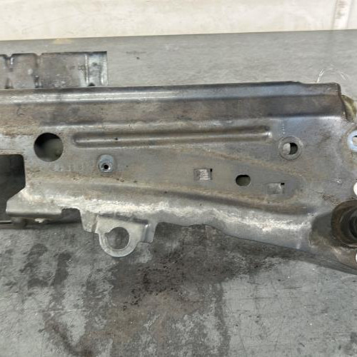 123335408-01bcdbe4-6eb6-49e7-9043-8e0591d534ad-Piece-Armature-avant-Masque-avant-7782666825-RENAULT-TWINGO-2-PHASE-1-086cc9f5e06019a4d7e43c0e2d8256d2583c452c49efa29218cf76d48d57f56e_m.jpg