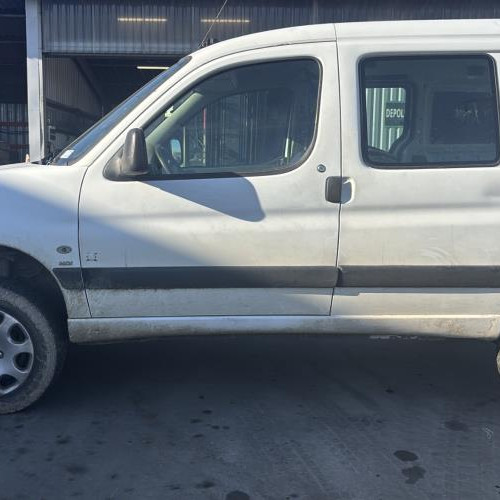 Vehicule-PEUGEOT-PARTNER%25201%2520PHASE%25202-2004-c572d50fc13904c1d90402d412a1502654010b71be27f2e72cbef3c46fce0176_m.jpg