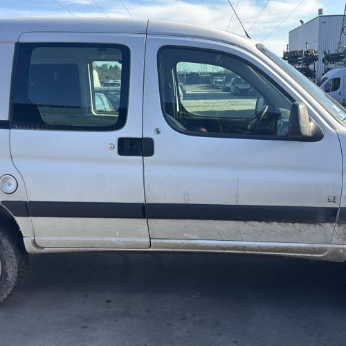 Vehicule-PEUGEOT-PARTNER%25201%2520PHASE%25202-2004-4674566e8ae8446576b2978bd12fed3b894ad95c95663d215944b8f5254d395f_m.jpg