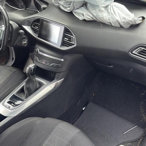 Vehicule-PEUGEOT-308%25202%2520PHASE%25201-2015-7d027d5277f04dd9d22352f2db21c7b8d85bb0a199ab2927d2c06a5550dbee10_m.jpg