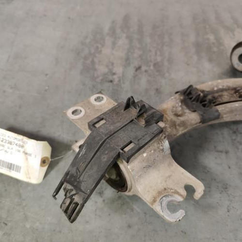 123387480-f941c2c3-2542-4238-bf2e-e09ed2028b3a-Piece-Bras-inferieur-avant-droit-1563300200-MERCEDES-CLASSE-GLA-156-PHASE-1-2b3bb034d44b5ed2ec910b4a3a2cd67536ddbf241ac965ba6b91e0f50c041dfb_m.jpg