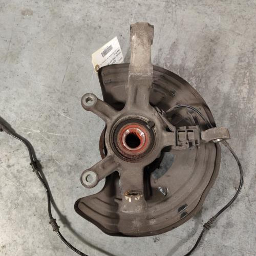 123387498-1e2f3915-e8f4-445b-8cfc-4965fd3a5e70-Piece-Fusee-avant-droit-2463320601-MERCEDES-CLASSE-GLA-156-PHASE-1-d4410f478d808976b10b80e9ab7c5ef2a2789bcee3f65fdb1a720754e5be3f14_m.jpg