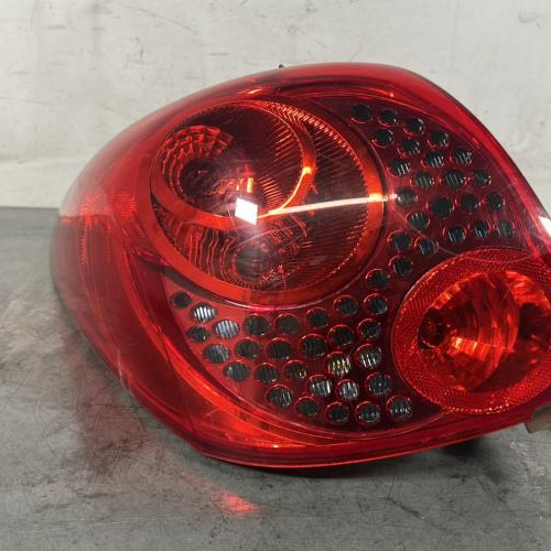 Feu arriere principal droit (feux)