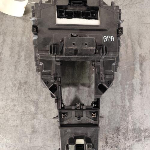 123684372-56dff253-c927-456a-8bb1-e42dbbb4ed46-Piece-123684372-Console-central-174302-PORSCHE-CAYENNE-2-PHASE-1-48i-32V-V8-S-4X4-83c160ed88a60e33ae050b67e29811c3110898f2a597c6fa6824f7c2fa43b93a_m.jpg