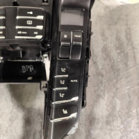 123684372-8f81a525-63e0-41c2-b84a-c8d597453fb4-Piece-123684372-Console-central-174302-PORSCHE-CAYENNE-2-PHASE-1-48i-32V-V8-S-4X4-d04fb88e0dfe696bd45e220f5bc3a3a2f7830c2f4f99b17b763add8103fa47bd_m.jpg