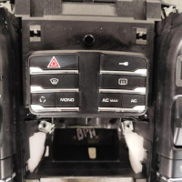 123684372-30ccafa8-2af6-49c3-bbd3-ffba15f6ae47-Piece-123684372-Console-central-174302-PORSCHE-CAYENNE-2-PHASE-1-48i-32V-V8-S-4X4-261568004acc79aec50e42d9de4298838ad1aebda202e14001d741da64268801_m.jpg
