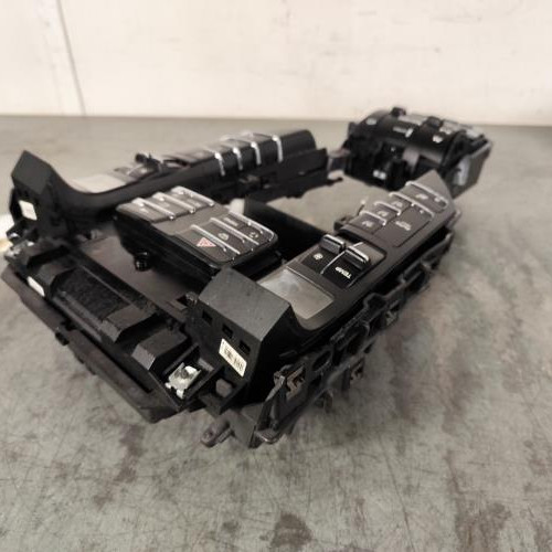 123684372-44b2748f-a052-4d78-9cfd-5d6e3f07c5dc-Piece-123684372-Console-central-174302-PORSCHE-CAYENNE-2-PHASE-1-48i-32V-V8-S-4X4-81a2f3049078128b2bb0962322e550d89299b9326466422025b9054703846ea8_m.jpg