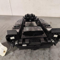 123684372-f3cd35d0-f1d1-41a0-a189-8f52a5df2a32-Piece-123684372-Console-central-174302-PORSCHE-CAYENNE-2-PHASE-1-48i-32V-V8-S-4X4-65e87593613d792af9e83e9af27f2f1ea0198573f9dfd0d5796fa9e502264a10_m.jpg