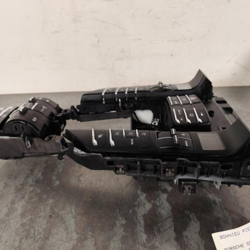 123684372-ed85f7ee-f953-4799-895f-ced485e71b3e-Piece-123684372-Console-central-174302-PORSCHE-CAYENNE-2-PHASE-1-48i-32V-V8-S-4X4-1955c20b616acba88f3bee52cc18ced9072084afcbd22a4223679473c5b78b42_m.jpg