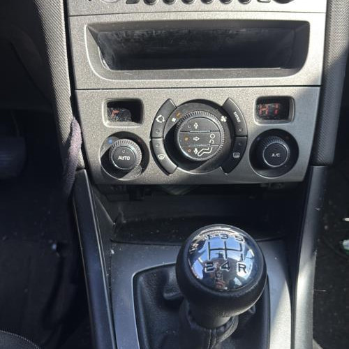 Vehicule-PEUGEOT-308%25201%2520PHASE%25201-2009-f728476b3e5aea9cabbbc017b8379f9f4a657ec207017af58f7d44f4dc584a5a_m.jpg