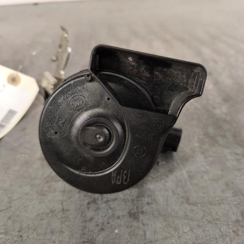123781444-3c0117e1-ab73-4281-b9c8-b95da5208ce6-Klaxon-8V0951230-AUDI-A3-3-SPORTBACK-PHASE-1-22f416da17881dea1bed4934b89ef35502e244d3d1dcf94ef468cea084887655_m.jpg