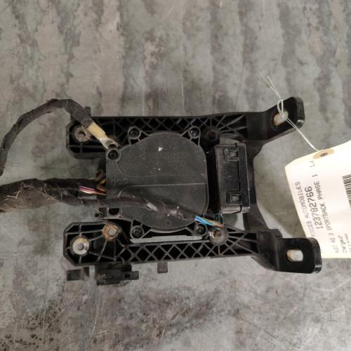 123782766-c010e180-2114-4f9e-b499-d878d7f046c5-Piece-Chargeur-Voiture-electrique-5Q0915950A-AUDI-A3-3-SPORTBACK-PHASE-1-cf504522c81d7db76beb72d0fe5ab4bd728a8bb44d5bff7bf434ff75db378425_m.jpg