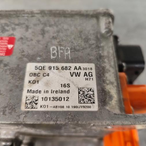 123782901-aa2eae64-0fd7-4fbc-abea-f8874b67a0d7-Piece-Module-electronique-5QE915682AA-AUDI-A3-3-SPORTBACK-PHASE-1-18a46436579b26362086dfdc6a0c8a85d80d7abb2c29744250a7e7cb0090f6f3_m.jpg