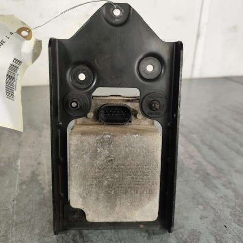 123783125-16950d62-d47f-40cd-a44a-b96019177534-Piece-Radar-anti-collision-4E0907561F-AUDI-A8-2-PHASE-1-400545622b7a6b5a88c1c8dd4f5c3028f0b9a9f81af75c12c3b454da0f548171_m.jpg