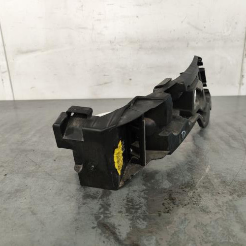 Support de pare chocs arriere