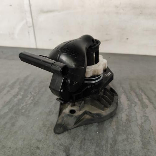 123803730-e2f1d42e-b9e4-4639-9095-82b65dca193a-Piece-Treuil-de-roue-de-secours-8200601401-RENAULT-CLIO-4-PHASE-1-BREAK-3a9f73c20e6edc47f67075d4b771698a953794bdf7ed5efef21c6e9969192b73_m.jpg