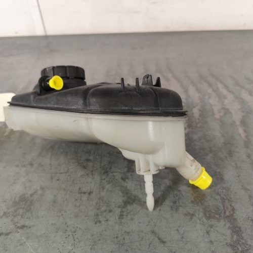 123843801-2e7f0977-6500-48a3-b781-a42ae3ec1ce6-Piece-Vase-dexpansion-A0005840807-MERCEDES-CLASSE-GLA-156-PHASE-1-0159bf6fe5563d9fd48d4d761def8deb90bf8ec0e5fd0df2f511ea981764c790_m.jpg