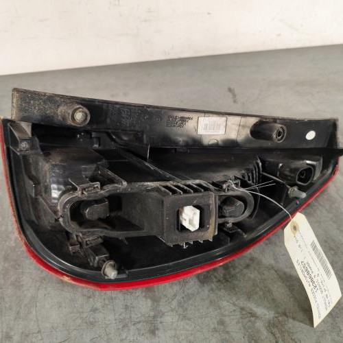 123868657-df07292b-6a59-4221-8031-7aa8cf1cc73e-Piece-Feu-arriere-principal-gauche-feux-265550013R-RENAULT-SCENIC-3-PHASE-1-deee75bbc0c373f84bbbef4ef93cfa5ff90de393bf6e77142da9002e67b99a53_m.jpg