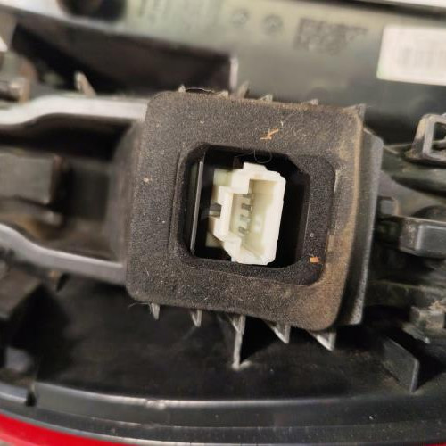 123868657-641ed9b6-4f43-4d1b-b949-e3551bc65e1a-Piece-Feu-arriere-principal-gauche-feux-265550013R-RENAULT-SCENIC-3-PHASE-1-ae5355d334a42798ace4c5b3b3554eee284a8a88a7db89b0e40bbb644b99ddd0_m.jpg