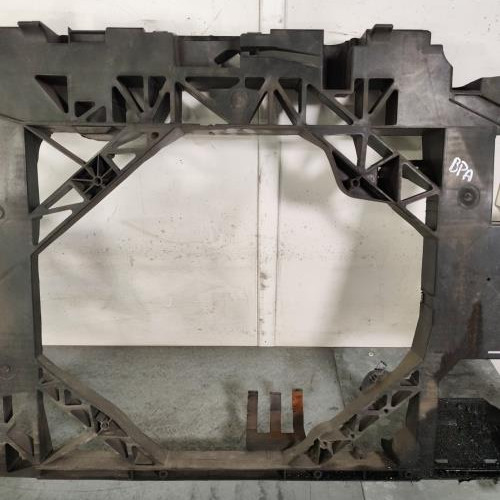 123870207-813497b6-1615-400e-96f7-2a21552640c1-Piece-Armature-avant-Masque-avant-752100007R-RENAULT-SCENIC-3-PHASE-1-1fcb1e4efd3b18769be63df50a27fad570faa2ce0e58e0c170a74511b55a1f3b_m.jpg