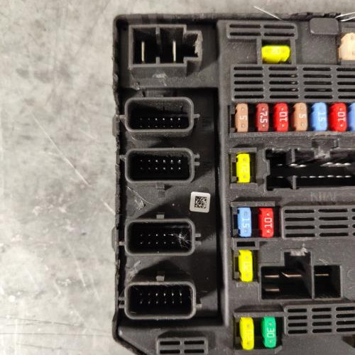 123870867-8d80325f-10d2-48b9-b6c4-9082332de6b5-Piece-Boitier-servitude-moteur-BSM-243800007R-RENAULT-SCENIC-3-PHASE-1-4d1873bee423f1d33376de808d5586d8df1dad9710e53774152dc2b6d87d3361_m.jpg