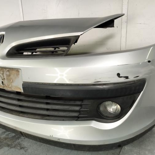 123886347-e7877d96-c3bd-470a-b035-fbbfced7ba70-Piece-Pare-choc-avant-620223641R-RENAULT-CLIO-3-PHASE-1-BREAK-561e8e80c52585fc423eb1a2a69aa570e563befa17048ba9d3056bae151219e4_m.jpg
