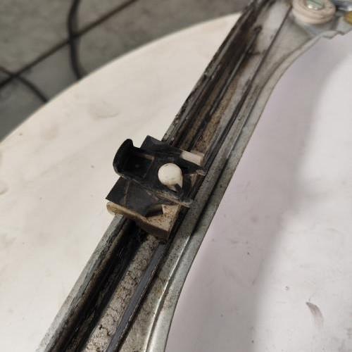 Leve vitre electrique avant droit