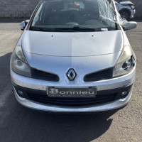 Vehicule-RENAULT-CLIO%25203%2520PHASE%25201%2520BREAK-2009-7deb4a9a9bd292ea582e6aa7ed58bfb6f8cf41ac63defd02441263ccf3ef3b65_m.jpg