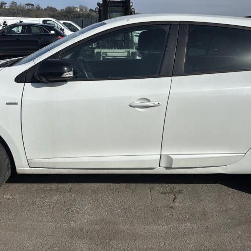 Vehicule-RENAULT-MEGANE%25203%2520PHASE%25203-2014-861b3ff95e0d5ded710273df3e1b113f6eb3beda3e9fd35be6d9edb11c27ef33_m.jpg