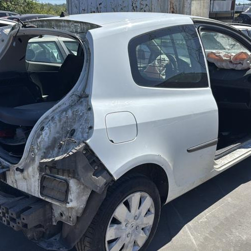 Vehicule-RENAULT-CLIO%25203%2520PHASE%25202-2011-3e3dbdbd712c34ff1d5ae5f65cf7cddd027eb9e3664c0cfa4c9884c998df8903_m.jpg