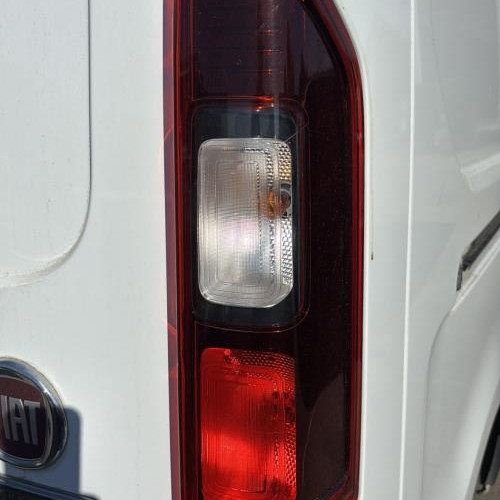 Feu arriere principal droit (feux)