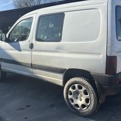 Vehicule-PEUGEOT-PARTNER%25201%2520PHASE%25202-2004-5e39254641f41ae06789afceca7af0754a84b061e2ae65567527120a227d40f7_m.jpg