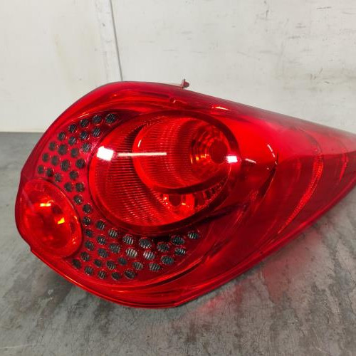 124206726-64be1c96-d1aa-4fef-bd84-36959a2fc7be-Piece-Feu-arriere-principal-droit-feux-6351CT-PEUGEOT-207-PHASE-2-BREAK-6f4415cbee038e2eaffdfb67ea8f4f030760177ddcf47951bbb6d4cebed3bcfa_m.jpg