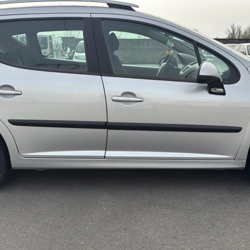 Vehicule-PEUGEOT-207%2520PHASE%25202%2520BREAK-2010-3f4f27f8ce2581a9450e77c23aa9b866c5df3a84d1ea9d8a608f7c1fcb24affb_m.jpg