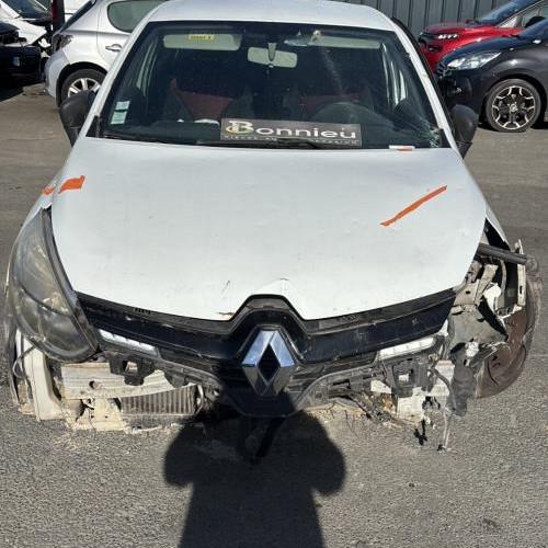 Vehicule-RENAULT-CLIO%25204%2520PHASE%25201-2014-0afee6accc548b814049cbce024ccc866175c2594bc5a631f5b461e832f94635_m.jpg