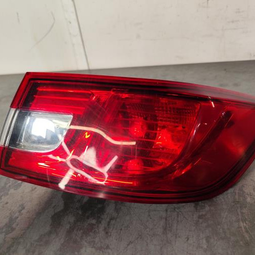 Feu arriere principal droit (feux)