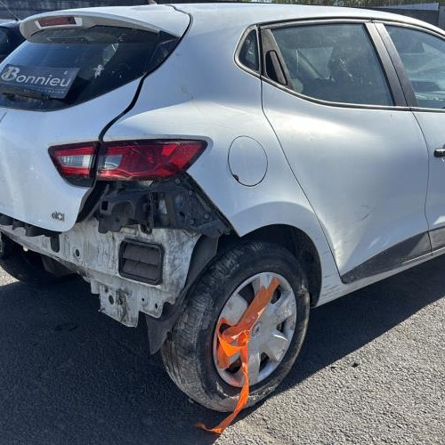 Vehicule-RENAULT-CLIO%25204%2520PHASE%25201-2014-89d97cdbf26dd8fc0d4ca647fb5ef95ea1c78706522af24383595db8e6e062a4_m.jpg