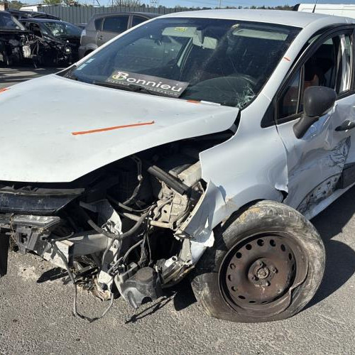 Vehicule-RENAULT-CLIO%25204%2520PHASE%25201-2014-f85f82f82e11c62d3f800f1e9ebb4d0fcc7d17142d5fa60dfe692383a92c03bc_m.jpg