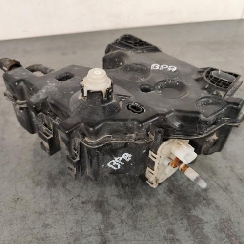 124241324-bcdf89b7-5192-4829-afd4-f99bbbe0ad98-Piece-Reservoir-cerine-9606830680-PEUGEOT-EXPERT-3-PHASE-1-26d655ce287d7478ef79ee6745e1f5431c5cec3a27538ed6e9b682ff25a5f4b0_m.jpg